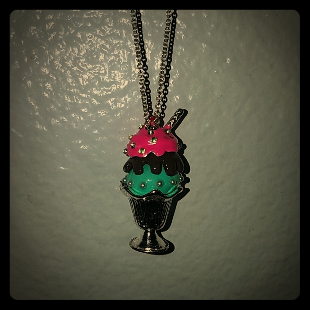 GIFT BOX INCLUDED!! Icecream Necklace